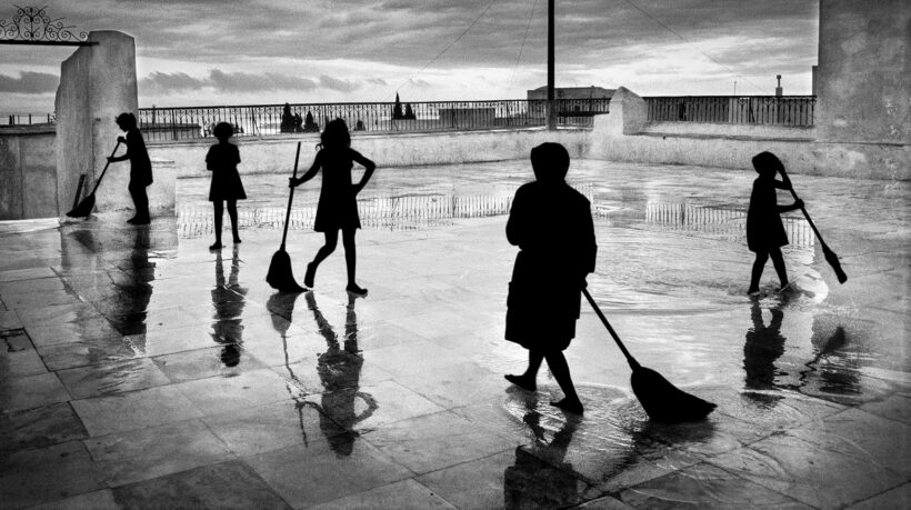 Après l’orage, le ballet des balais